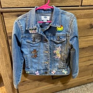 Girls Jean jacket with patches size 6/7